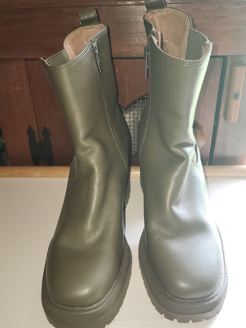 Women’s SAM & Libby Olive Green Mid-Calf Chunky Sole Boots 8.5